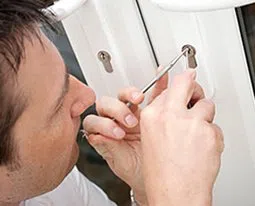 Gallery Locksmith Store Glendale, CA 818-485-6152 - 16-Emergency-Unlock